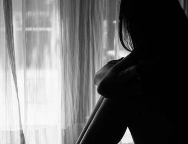 Ποια η διαφορά της θλίψης από την κατάθλιψη; - Ποια είναι τα συμπτώματά τους